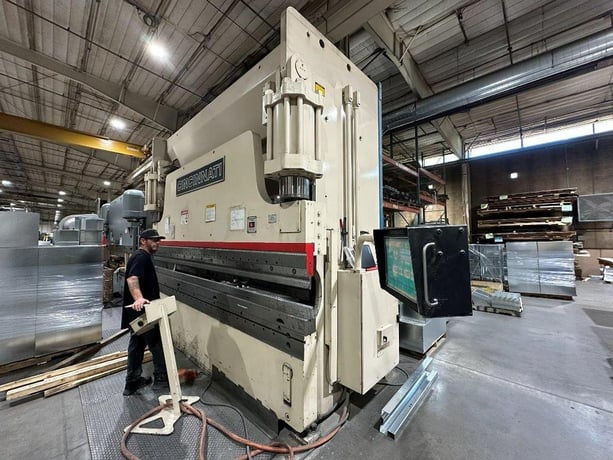 350 Ton, Cincinnati #PF350-12, CNC press brake, 14' overall, 150" between housing, 16" stroke, pedestal - Image 4