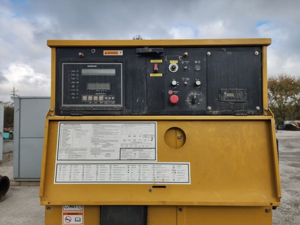 725 KW Caterpillar #3412C, generator, 480 Volts, 30000 hours, 2005, needs rebuild - Image 4