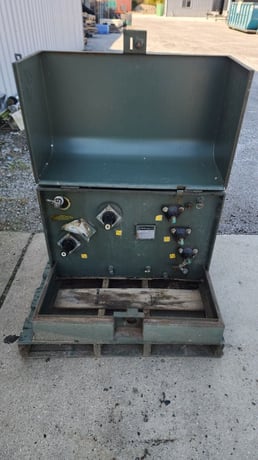 37.5 KVA 4160GrdY/2400 Primary, 120/240 Secondary, T & R, single phase pad mount transformer - Image 2