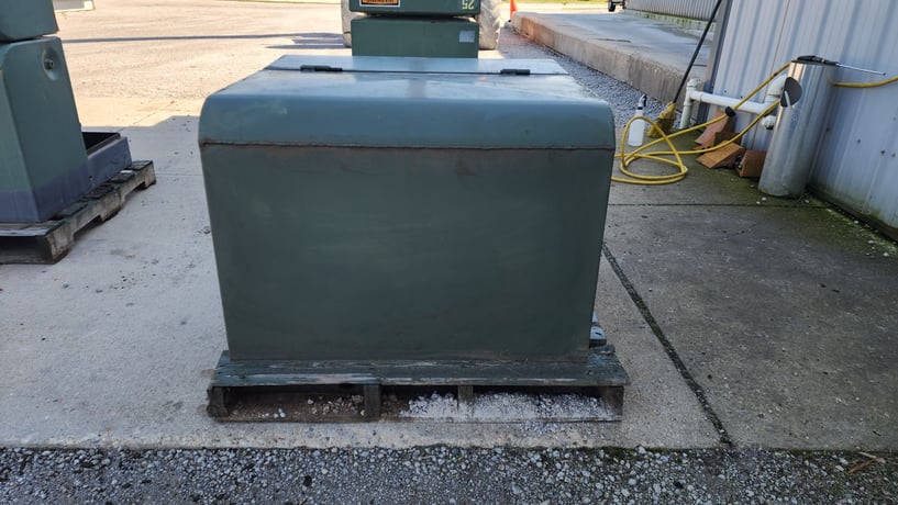 37.5 KVA 4160GrdY/2400 Primary, 120/240 Secondary, T & R, single phase pad mount transformer - Image 9