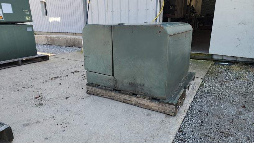 37.5 KVA 4160GrdY/2400 Primary, 120/240 Secondary, T & R, single phase pad mount transformer - Image 10