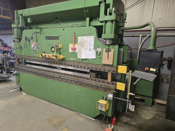 90 Ton, Cincinnati #90ASx10FT, CNC press brake, 10' overall, 102" between housing, 8" stroke, 7" throat, 25 HP - Image 2