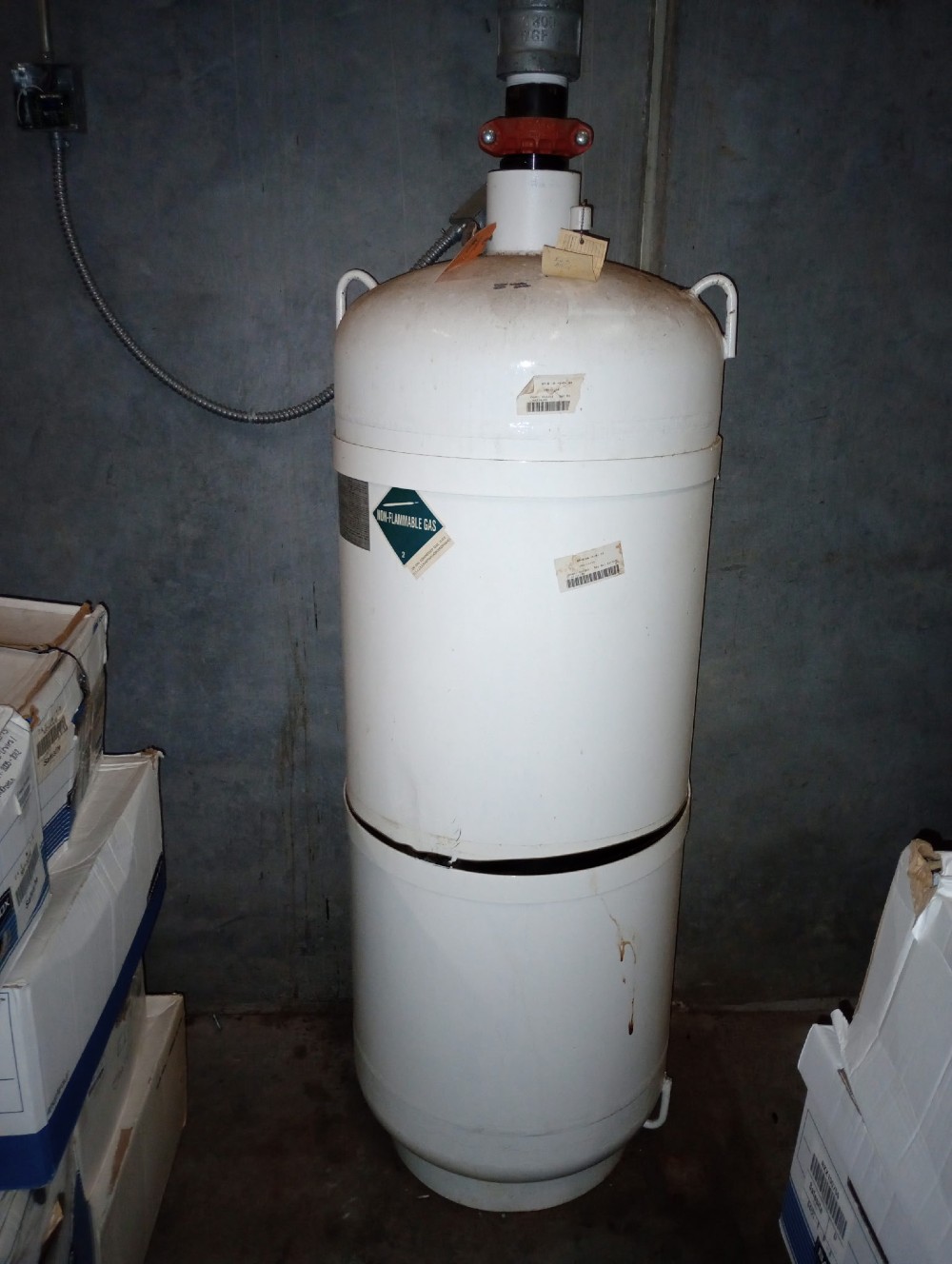 632 lbs. Agent #FM200, Fire Suppression Cylinder - Image 1