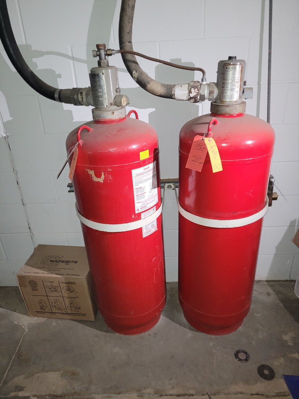 250 lbs. Kiddie Halon #1301, Fire Suppression Cylinder - Image 1