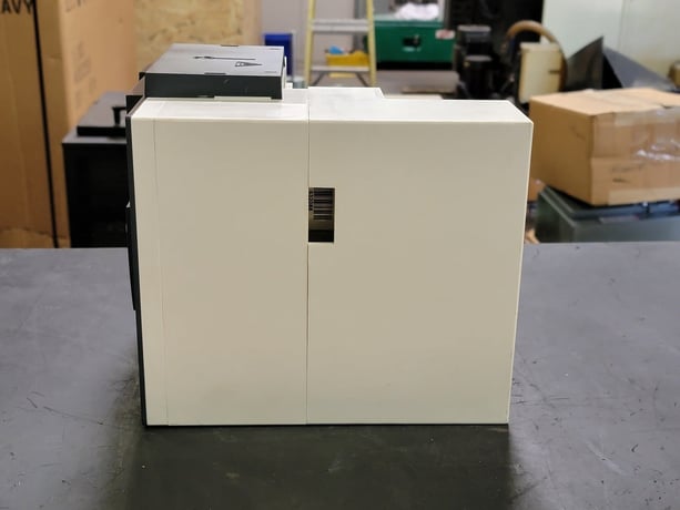 2000-3200 Amp. Socomec #95095320, motorized transfer switch, new surplus, 2020 - Image 8