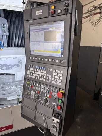 Okuma #Genos-M560-V, CNC vertical machining center, 32 automatic tool changer, 41.3" X, 22" Y, 18.1" Z, 15000 - Image 2