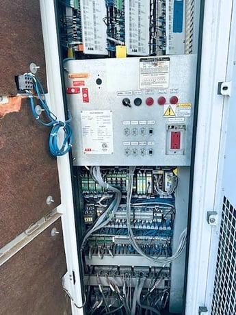 440 KW Daewoo Doosan #PureCell-400, Natural gas generator set, 480 Volts, 3-phase, generators, 2012 - Image 4