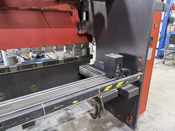 100 Ton, Amada #Promecam-HFBO-100, CNC press brakes, 10' overall, 1997 - Image 3