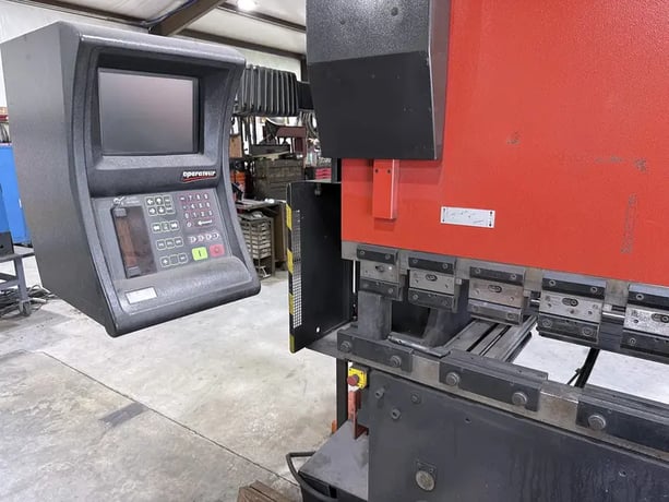 100 Ton, Amada #Promecam-HFBO-100, CNC press brakes, 10' overall, 1997 - Image 4