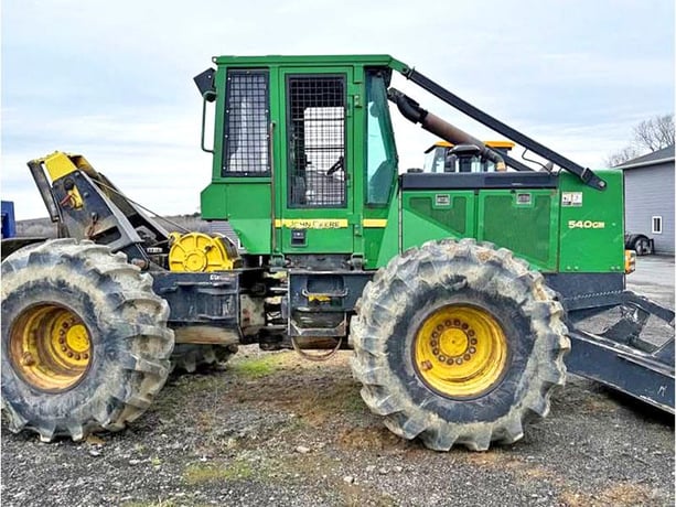 John Deere #540G-III, Skidder w/Winch, 129 HP @ 2200 RPM, 48' Blade width, 42 gallon fuel tank, 9200 hours - Image 2
