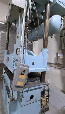 150 Ton, Dake #18-293, 4-post, hydraulic press, 28" stroke, 36" open, PLC Control, 1980 - Image 6
