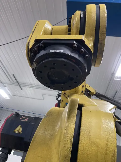 Fanuc, R-2000IB/210F, robots, 460 lb. payload, 104" reach, 6-Axis, Fanuc R-30iA, 2009 - Image 4