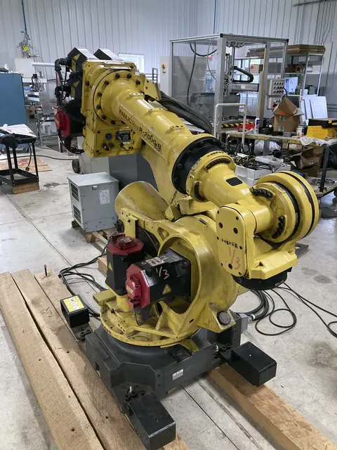 Fanuc, R-2000IB/210F, robots, 460 lb. payload, 104" reach, 6-Axis, Fanuc R-30iA, 2009 - Image 7