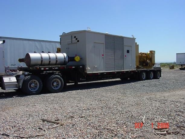 1000 KW Caterpillar #3512, generator set, 480 Volts, 742 hours, 1995 - Image 4