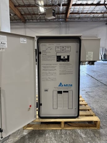 200 Amp. Delta #4910163600, Transfer Switch, Single Phase, Nema3R, w/ Load Center - Image 2