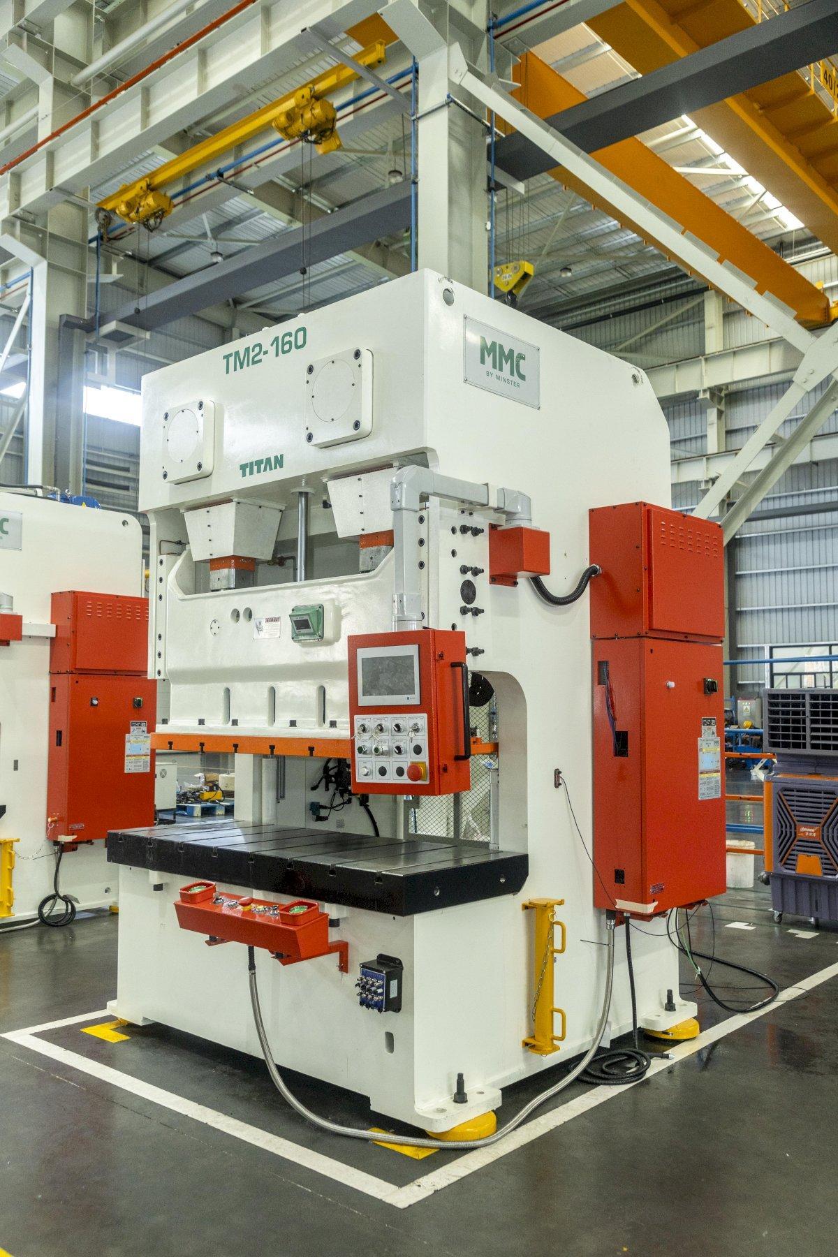 176 Ton, Stock Minster MMC Titan #TM2-160, double point gap press, 7.87" stroke, 15.35"throat, 17.72"Shut - Image 3