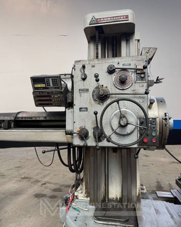 3.9" Tos Varnsdorf #W100A, horizontal boring mill table type, 63" X, 44.09"Y, 49.21"Z, #50, 15 HP, 4-Axis - Image 4