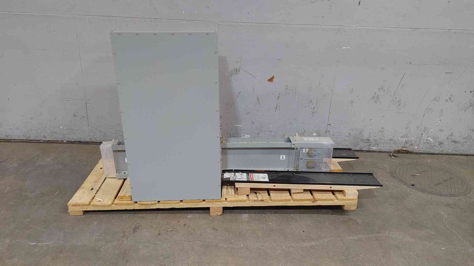2000 Amps, Eaton LSN0031000, busway, Pow-R-Way-III, 600V., 3PH, 3W - Image 1