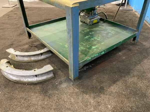 1-1/4" - 4" Greenlee #884, pipe & tube bender, 90 degree of bend, mounted on roll around cart, 3/4 HP - Image 9