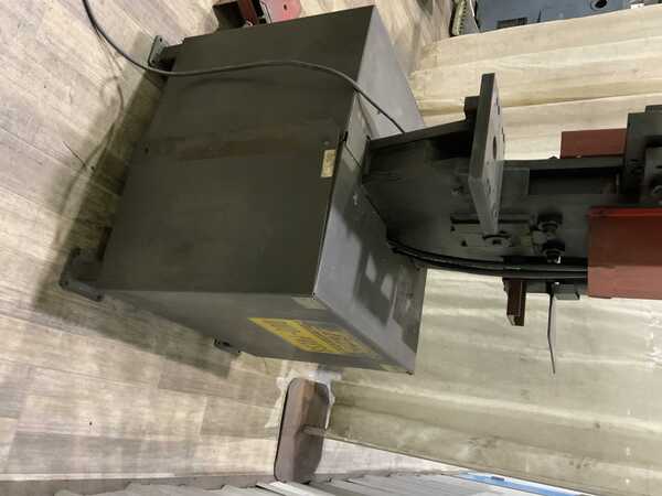 Edwards #Duo-Press, 30 ton, 5-1/2" throat, 3" stroke, 3" x 3" notcher, 3 HP - Image 6