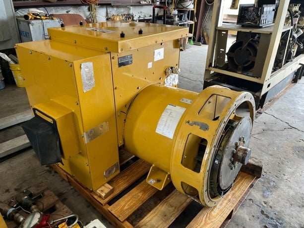400 KW, Caterpillar SR4B 450 Frame, 480/277 Volts, Good Used - Image 2