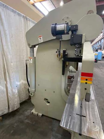 175 Ton, Accurpress #717512/16, hydraulic press brake, 16' overall, 126" between housing, 8" stroke, 10" - Image 9
