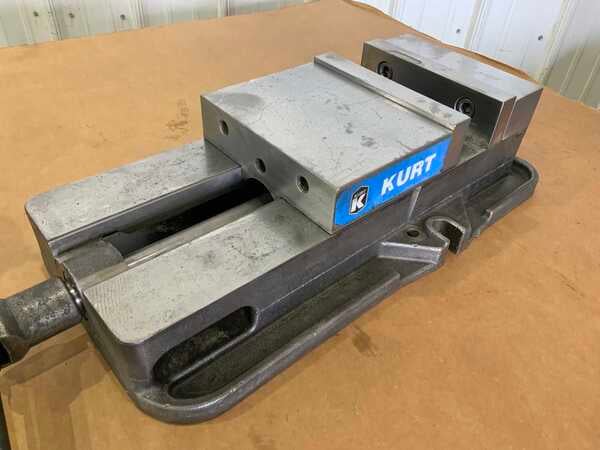 Kurt #D80, precision machine vise, 10" jaw opening, 7-1/2" jaw width, 2" jaw height - Image 2