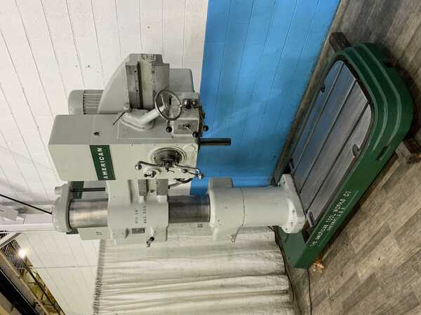 4' -11" American, radial arm drill, 57" x 35" base, power elevation, 5 HP - Image 7