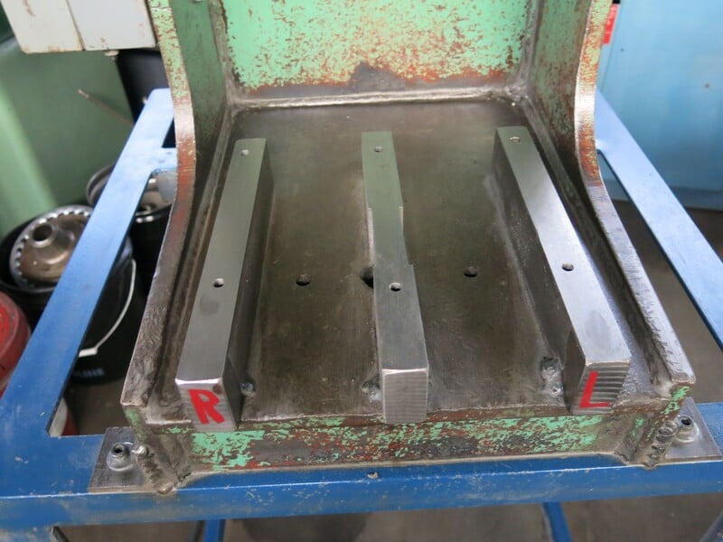 5 Ton, Industrial Air & Hydraulics, C-Frame Hydraulic Press, 11-1/4" gap, 5-3/4" throat, 2-3/4" stroke - Image 3