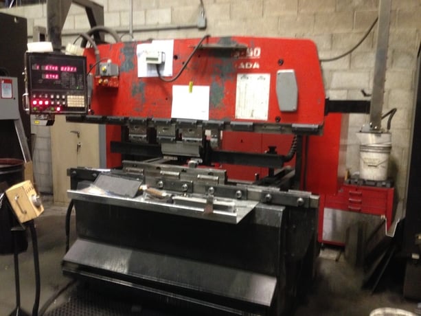 55 Ton, Amada #RG50, CNC hydraulic press brake, NC9-EX CNC Control, 3.94" stroke, 1986 - Image 1