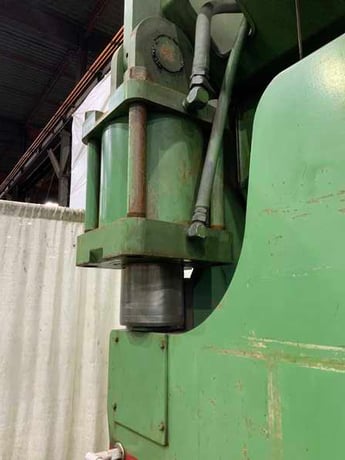 230 Ton, Cincinnati #230CB10, hydraulic brake, 12' overall, 126" between housing, 10" stroke, 8" throat, 30 - Image 7