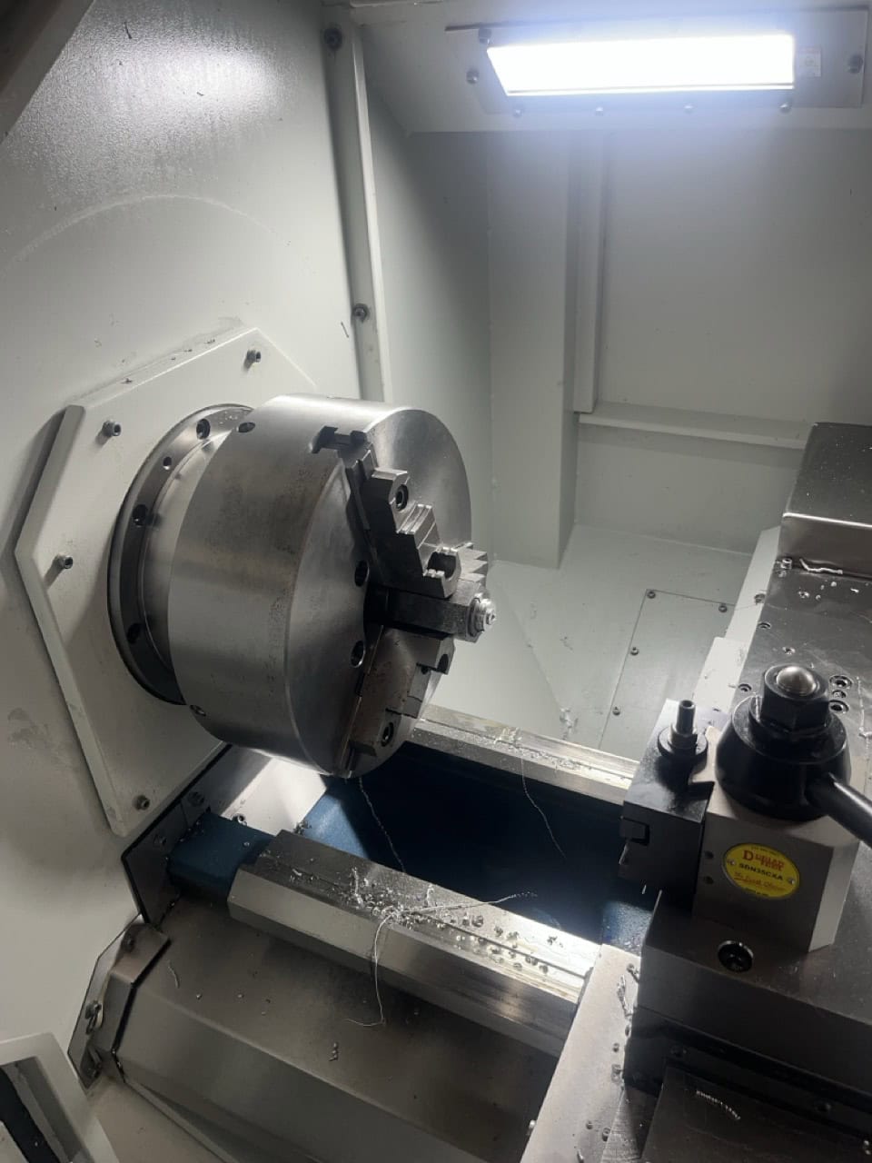 Romi #C-470, CNC Lathe, 18.5" swing, 39.4" centers, 3000 RPM, 8 station, tailstock, 2.56" Bore, Siemens - Image 2