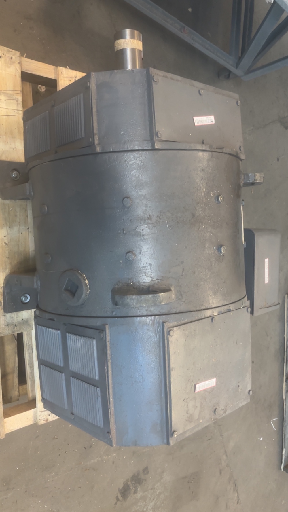 200 HP 1750/1900 RPM General Elecric, Frame AD504AT, DPFG, 1.0 service factor, 500 VA, F3 - Image 4