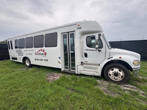Freightliner #M2-106, Commercial Shuttle Bus, 30 passenger, 265557 mi, 2009 - Image 3