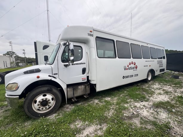 Freightliner #M2-106, Commercial Shuttle Bus, 30 passenger, 265557 mi, 2009 - Image 4