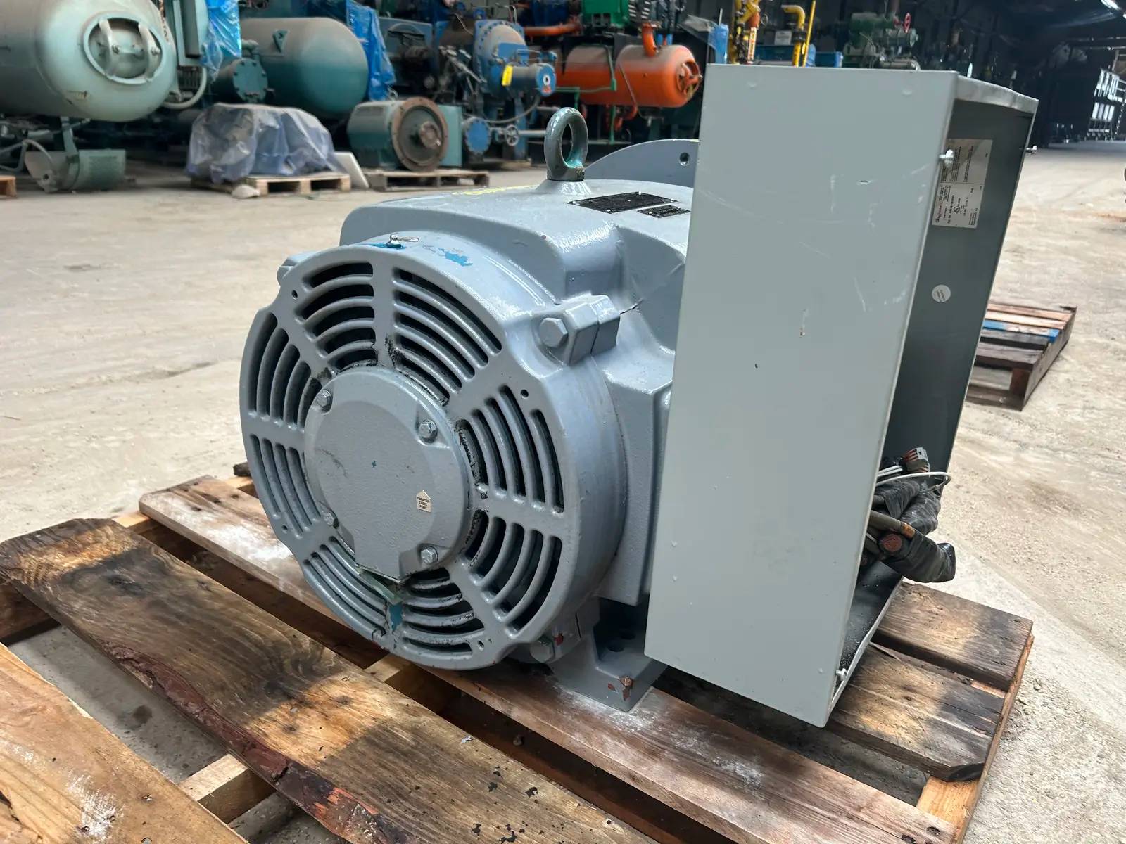 100 HP 3558 RPM WEG, Electric Motor, Frame 364/5TSC, 247 amps, 3PH, 208 Volts - Image 7