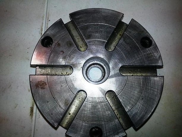8" Face plate, 8" plate diameter, 3-bolt type, 1" hole thru, 6 T-slots - Image 1