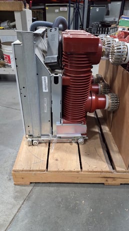 2000 Amps, ABB, SF6, Earthing truck, Surplus, top or bottom cubicle use, Qty 4 - Image 3