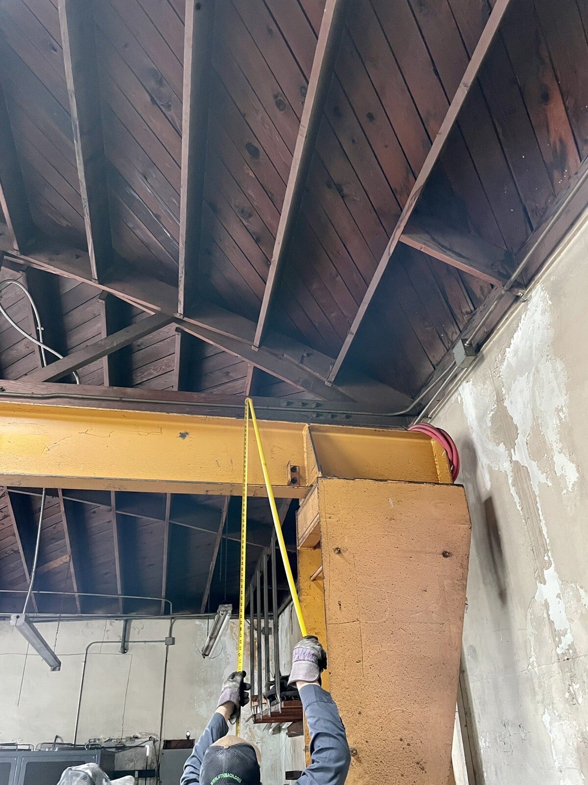 3 Ton, HS Jib Crane, w/ pneu Yale Hoist, Span 13', 135" slide - Image 8