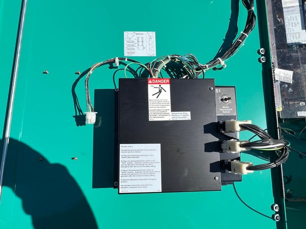 800 Amp. Onan, Cummins #OTD-3383515, automatic transfer switch, Nema 1, 480 Volts, 1999 - Image 10
