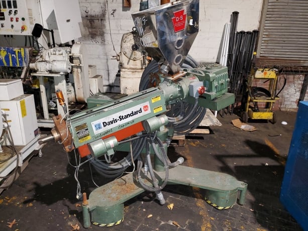 1.25" Davis Standard #DS-125, plastic extruder, 24:1 L/D, 15:1 G/B ratio, 5 HP DC motor, 1991 - Image 1
