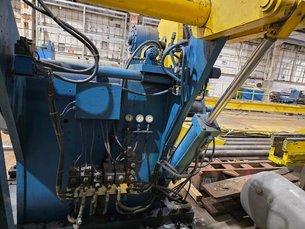40000 lb. Cincinnati, Uncoiler, 49" width, 15.5"-24.5" expanding drum, RL, sliding base - Image 4