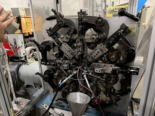 Xin-Da #CNC620, CNC versatile spring former, includes wire dereeler & Dorner discharge conveyor - Image 5