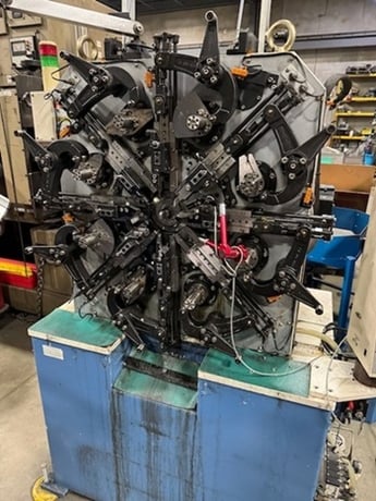 Nucoil, cnc computerized spring machin, with wire dereeler & Dorner conveyor - Image 6