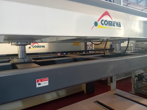 40 Ton, Comeva #PPX-3000, Hydraulic Cold Press, 118" X 49" working area, (2) 3.94" pistons, 3 HP, 400 V. - Image 3