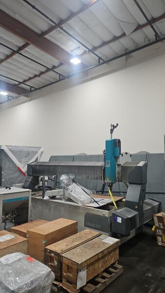 Flow #Mach-3-3020B, CNC waterjet, 100 HP, 94000 psi, CF900 hopper, 2018 - Image 1