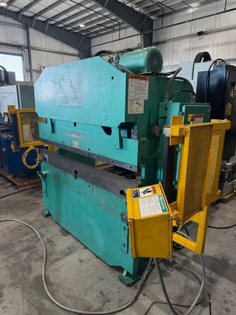 35 Ton, Piranha #3506, hydraulic press brake, 6' overall, 62" between housing, 4" stroke, 1-Axis CNC Back - Image 4