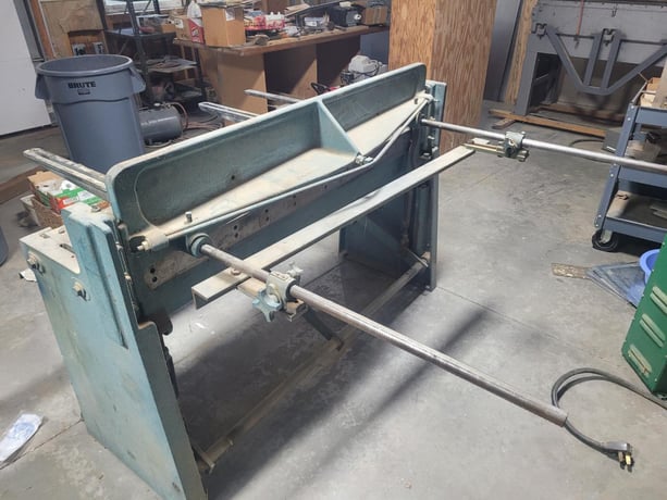 16 gauge x 4.4' Wysong & Miles #1652, Mechanical Power Squaring Shear, 26" back gauge, 1970 - Image 5