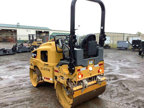 Caterpillar CB24B, Twin Drum Roller, 1050 hours, S/N: 2X401536, 2018 - Image 4