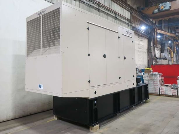 250 KW Blue Star Power Systems #JD250-02, diesel generator set, 120/208 Volts, 422 HP @ 1800 RPM, John Deere - Image 2